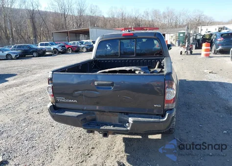 2013 Toyota Tacoma Base V6 z USA, uszkodzony, nr VIN 3TMLU4EN9DM123294